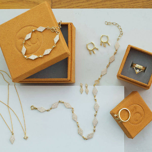 Gift Box; Meaningful Spring Jewelry for Modern Woman
